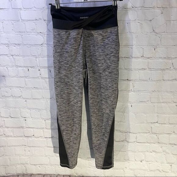 Manduka Leggings   - Picture 1 of 4